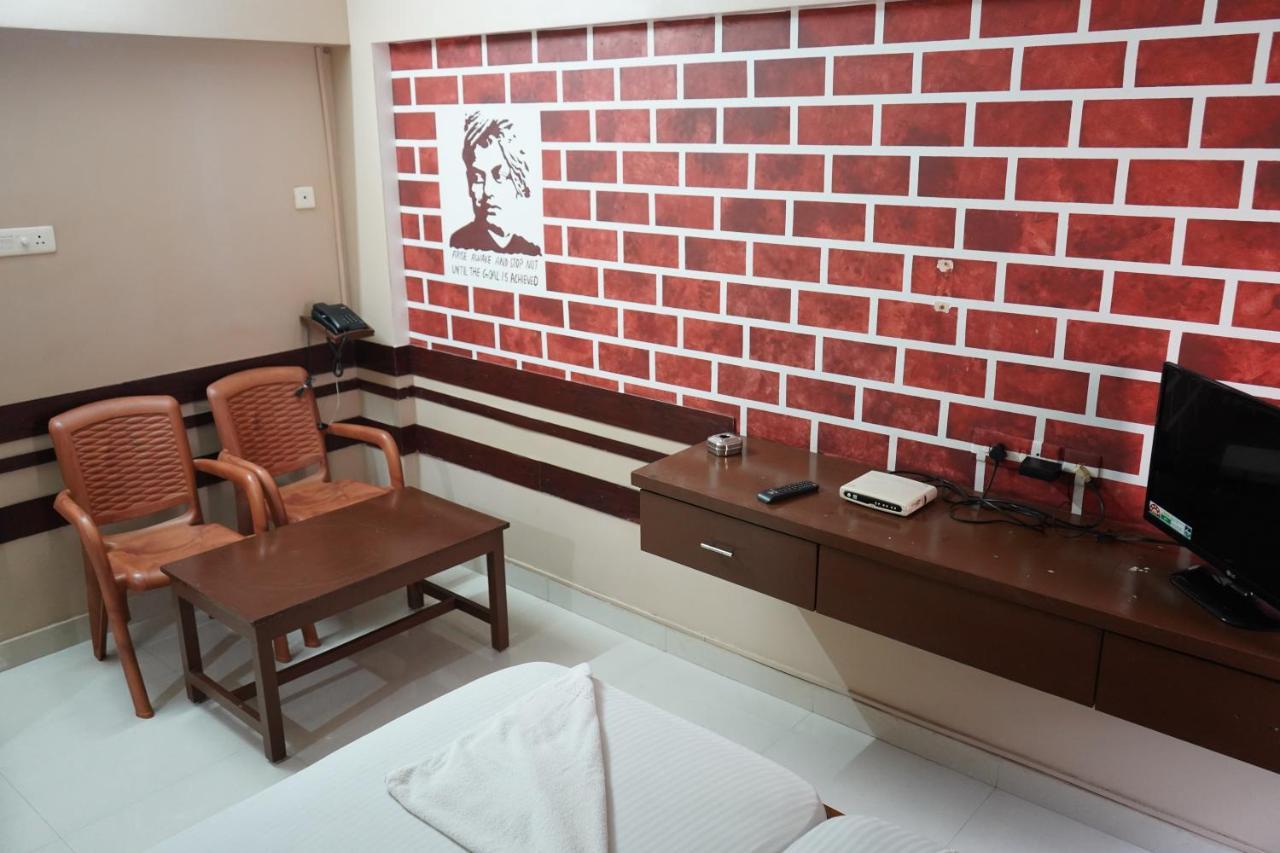 Sangeetha Tourist Home Thiruvananthapuram Exterior photo